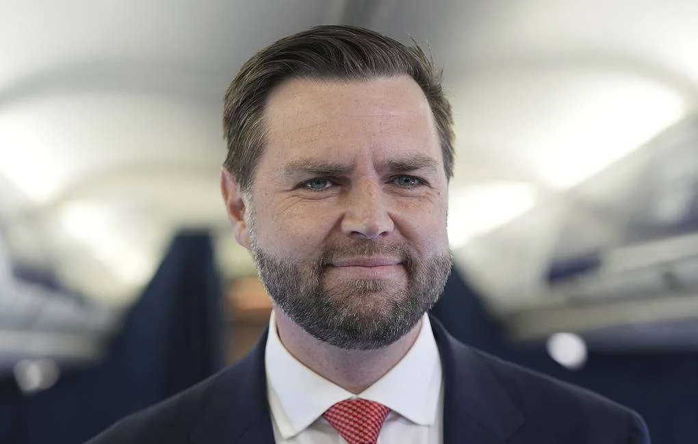 Καμία απάντηση από τον JD Vance εάν ο Τραμπ σχεδιάζει να έχει τηλεφωνική επικοινωνία με τον Πούτιν