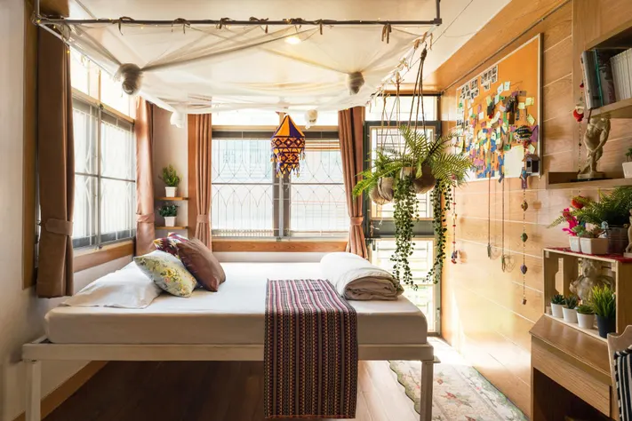 Στη Βουλή οι νέοι κανόνες για τα airbnb