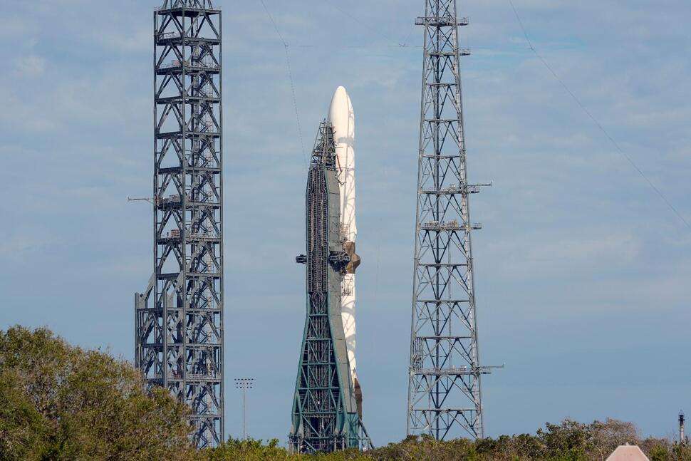 Η Blue Origin του Τζεφ Μπέζος εκτοξεύει τον τεράστιο νέο πύραυλο Glenn σε πρώτη δοκιμαστική πτήση