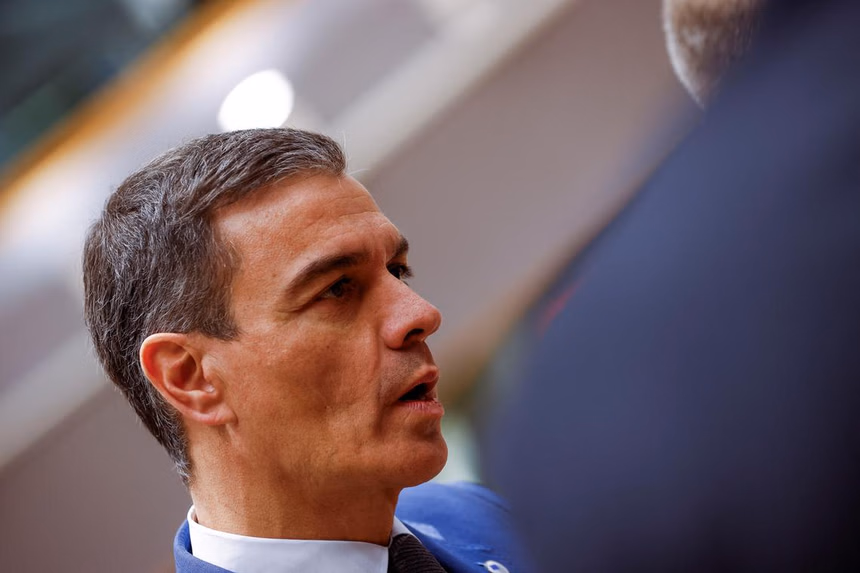 Ο Ισπανός Σάντσεθ λέει ότι ο Μασκ επιτίθεται στους θεσμούς της Ευρώπης και υποκινεί το μίσος