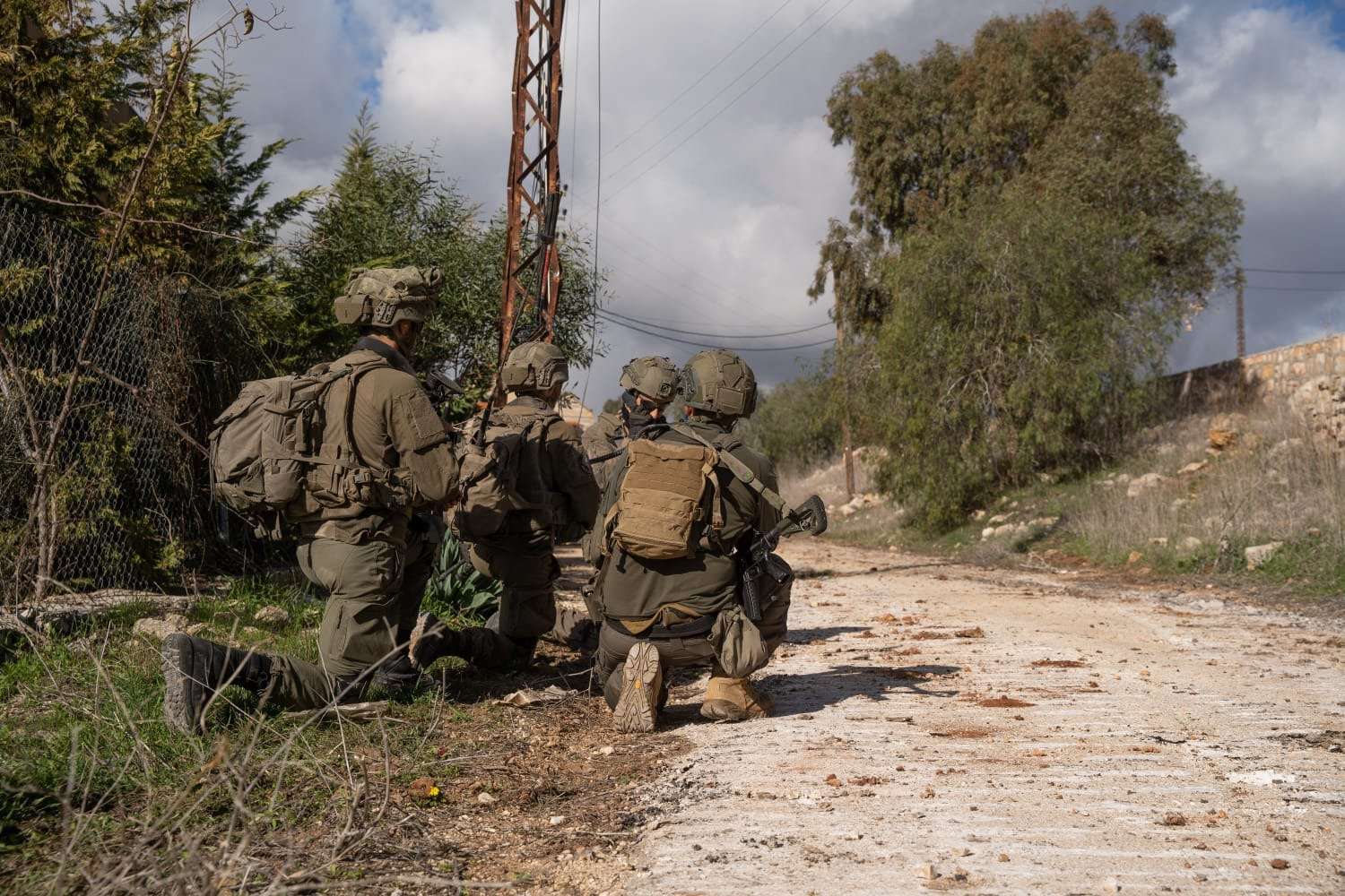 Το Ισραήλ επιβεβαιώνει ότι τα στρατεύματα δεν θα εγκαταλείψουν τον Λίβανο μέχρι την προθεσμία της Δευτέρας