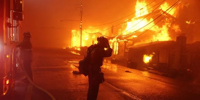 Η τάση της ιδιωτικής πυροσβεστικής στο Λος Άντζελες, αφορμή να μάθουμε για τον αναρχοκαπιταλισμό ώς σύστημα