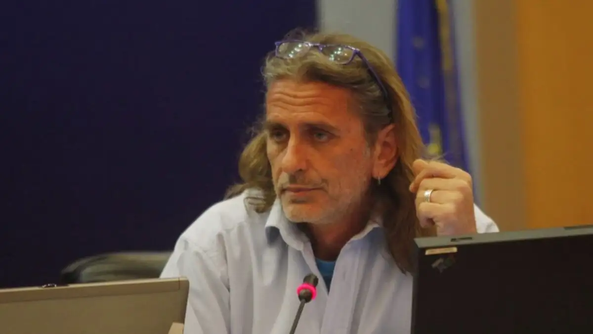 Μάριος Λώλος: Τραυματίστηκε ο φωτορεπόρτερ στη συγκέντρωση για τα Τέμπη – «Ήταν απρόκλητη η επίθεση»