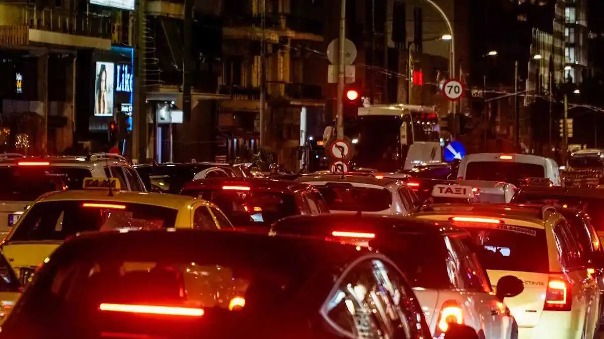 Μεγάλο μποτιλιάρισμα στον Κηφισό – Στο «κόκκινο» η Κηφισίας μετά από τροχαίο