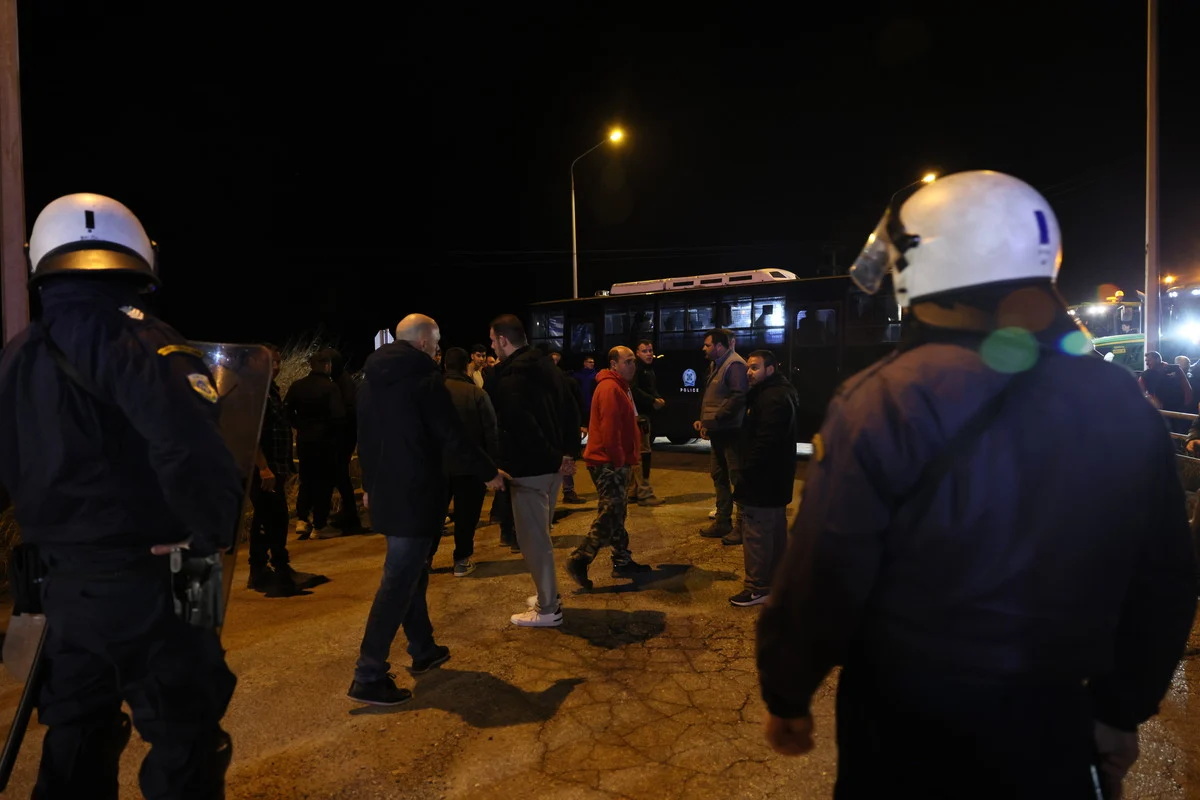 Προσπάθησαν να κλείσουν την Εθνική Οδό στα Μάλγαρα – Κλιμακώνουν τα μπλόκα οι αγρότες