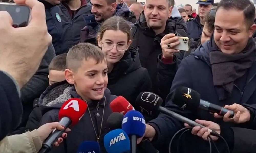 Θεσσαλονίκη: 10χρονος βούτηξε στα νερά του Θερμαϊκού – «Το έκανα για την ευλογία»