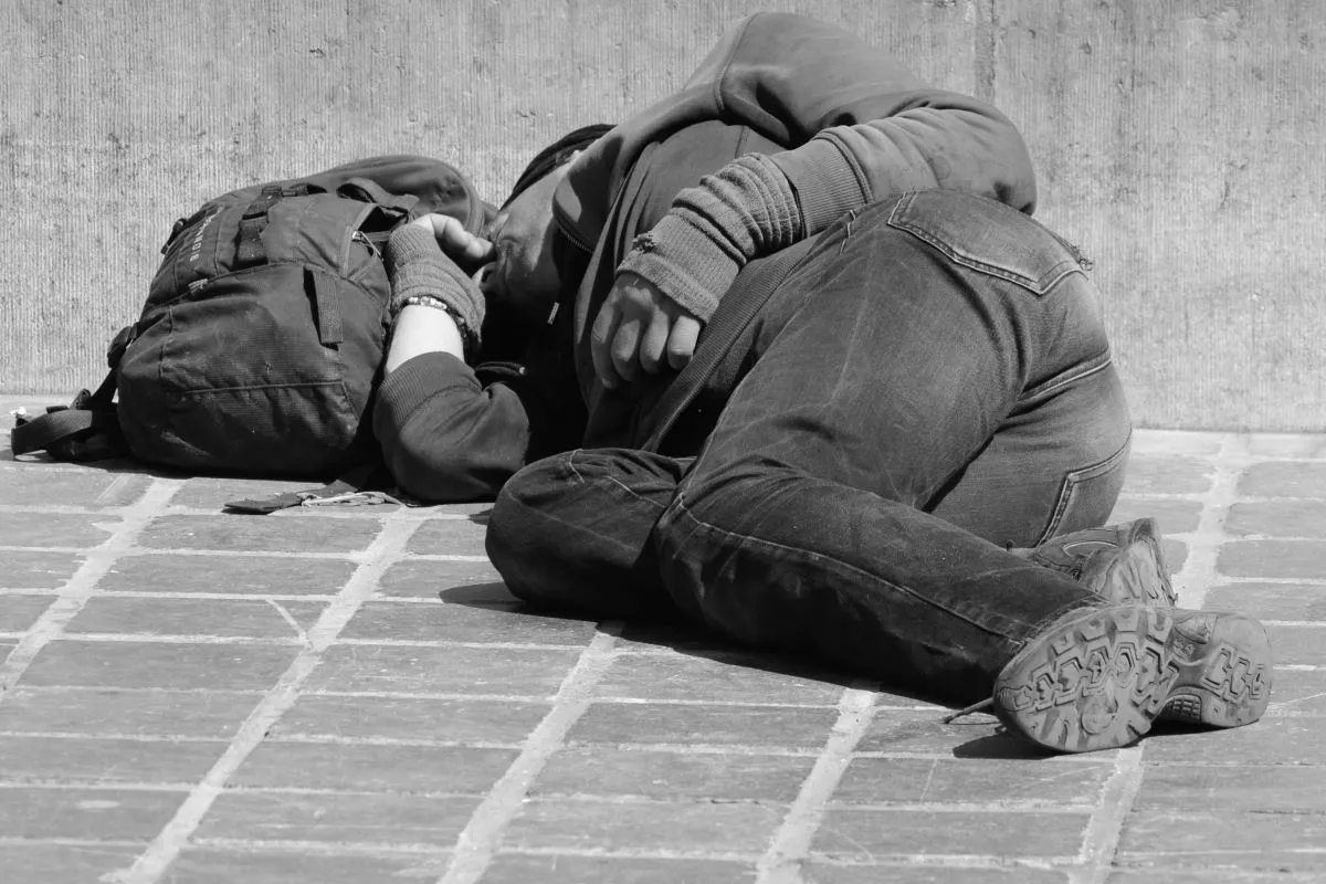 Διπλασιασμός του προϋπολογισμού του προγράμματος «Στέγαση και Εργασία για τους αστέγους»