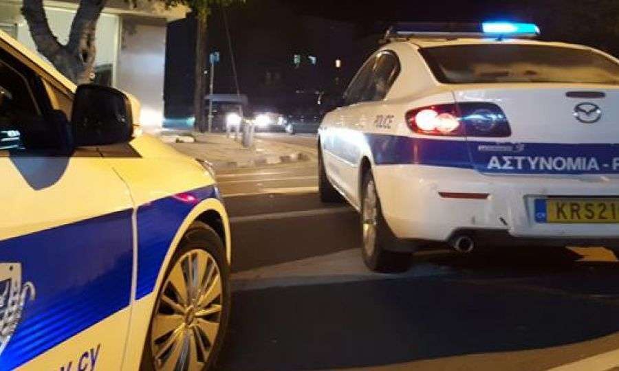 Κύπρος: 100 κουκουλοφόροι επιτέθηκαν με ρόπαλα σε αστυνομικούς, ένας τραυματίας