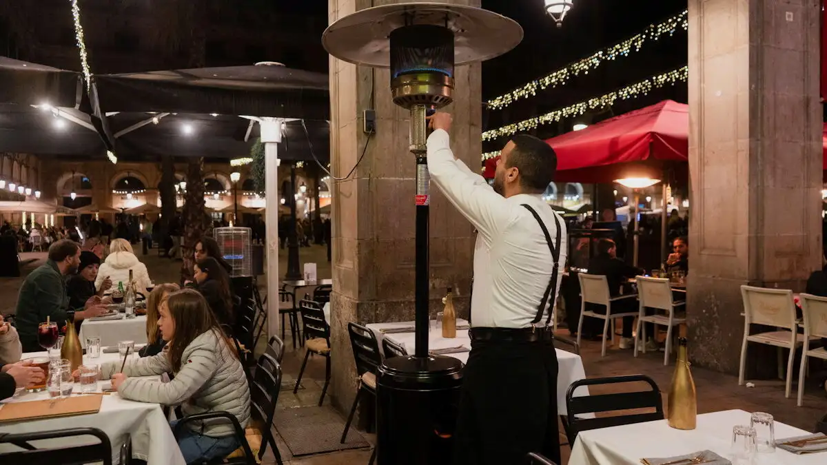 Τέλος οι σόμπες εξωτερικού χώρου και στη Βαρκελώνη -Ένα μέτρο για την μείωση των εκπομπών άνθρακα
