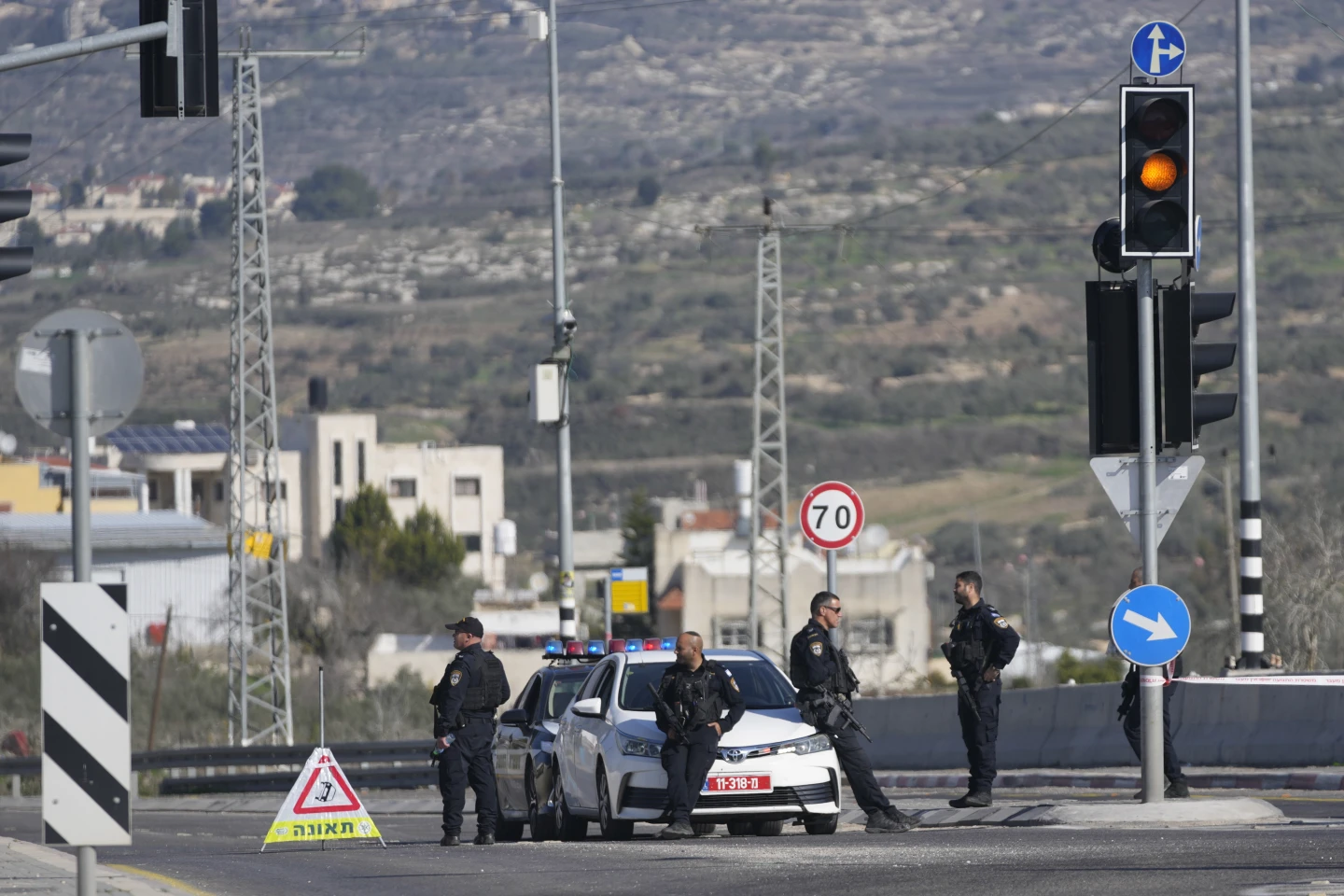 Τρεις νεκροί από παλαιστινιακή επίθεση με πυροβολισμούς σε λεωφορείο στη Δυτική Όχθη