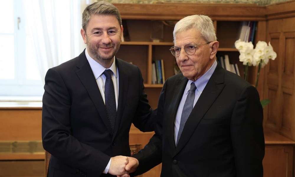 Κυβέρνηση για υποψηφιότητα Γιαννίτση: Τεράστιο πολιτικό «αυτογκόλ» του Ανδρουλάκη