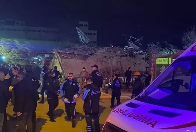Κατέρρευσε τριώροφο κτίριο στο Ικόνιο της Τουρκίας – Υπάρχουν άνθρωποι εγκλωβισμένοι κάτω από τα ερείπια