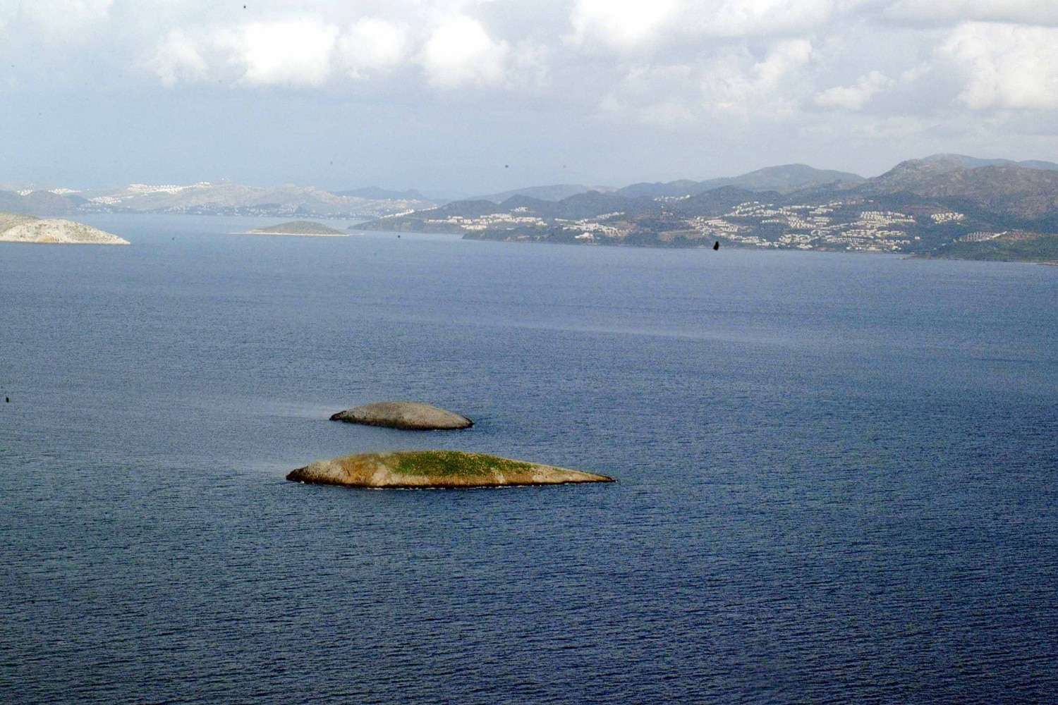 Η ΕΛΑΣ απαγορεύει τις αυριανές συγκεντρώσεις στην Αθήνα για τα Ίμια λόγω φόβων για επεισόδια