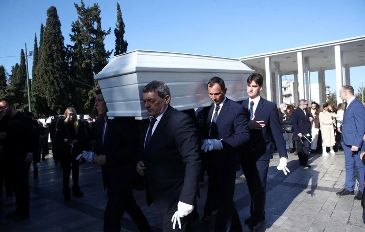 Θλίψη και οδύνη στην κηδεία της 34χρονης πρώην βολεϊμπολίστριας Μαργαρίτας Οικονομοπούλου