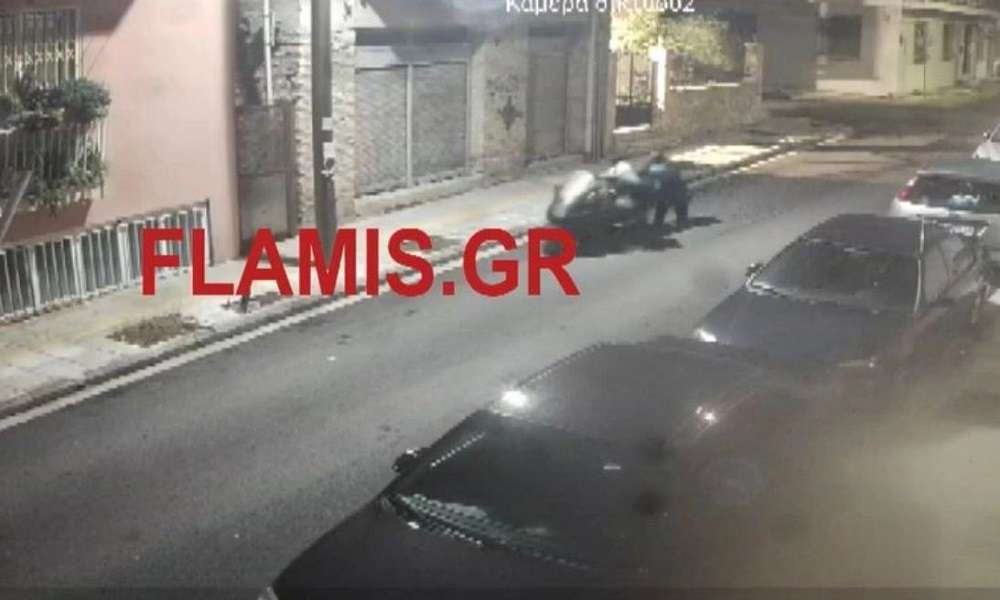 Πάτρα – Κάμερα κατέγραψε δυο 10χρονους Ρομά να κλέβουν και να μεταφέρουν μηχανάκι (Βίντεο)