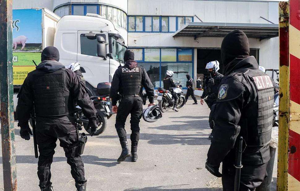 Ηράκλειο: «Έριξε 9 σφαίρες και την 10η την έφαγα εγώ» αναφέρει ο εργαζόμενος που τραυματίστηκε από πυροβολισμούς