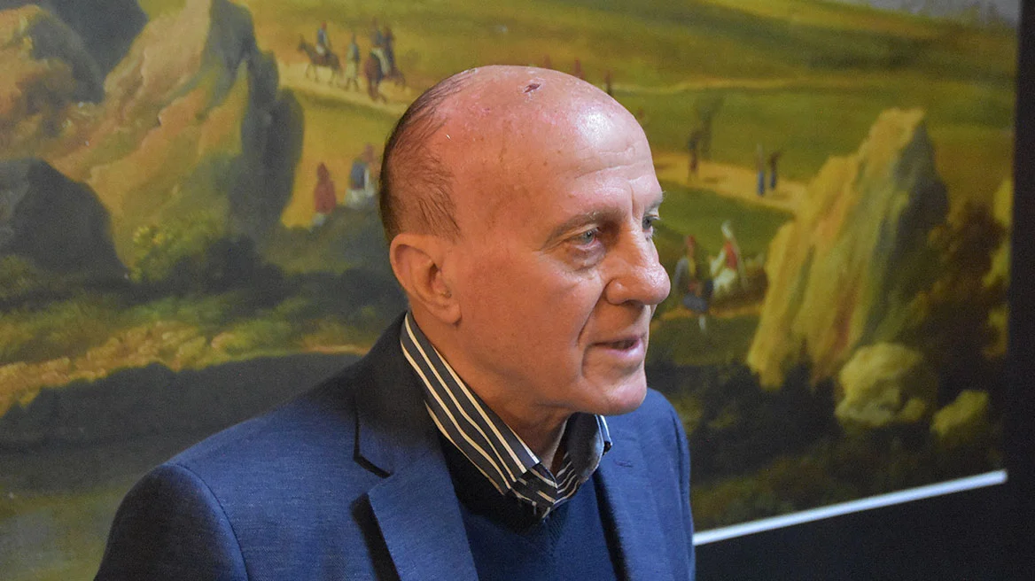 Μίμης Δομάζος: «Έσβησε στα χέρια μου για λίγα λεπτά και τον επανέφεραν», λέει η κόρη του