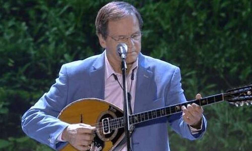Χρήστος Νικολόπουλος: Αξιοπρεπέστατος ο Μάστορας – Ουδείς μπορεί να αντικαταστήσει την φωνή του Καζαντζίδη