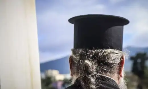Κρήτη: 43χρονος έγγαμος ιερέας με διπλή ζωή περιμένει παιδί από την ερωμένη του