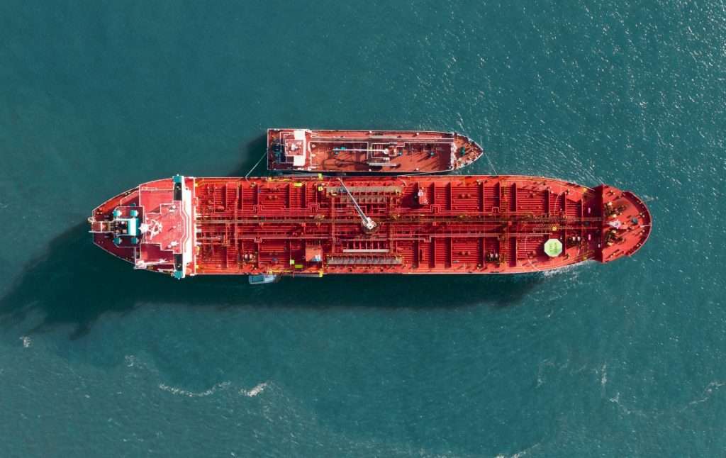 ΣΟΣ! – Reuters: Τα ελληνικά τάνκερ θα συνεχίσουν να μεταφέρουν ρωσικό πετρέλαιο