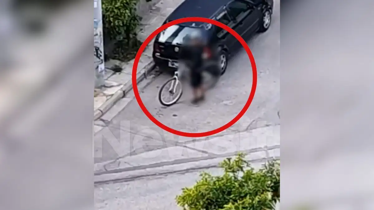 Επιδειξίας ποδηλάτης πλησίασε γυναίκα στο Παλαιό Φάληρο και άρχισε να αυνανίζεται – Βίντεο ντοκουμέντο