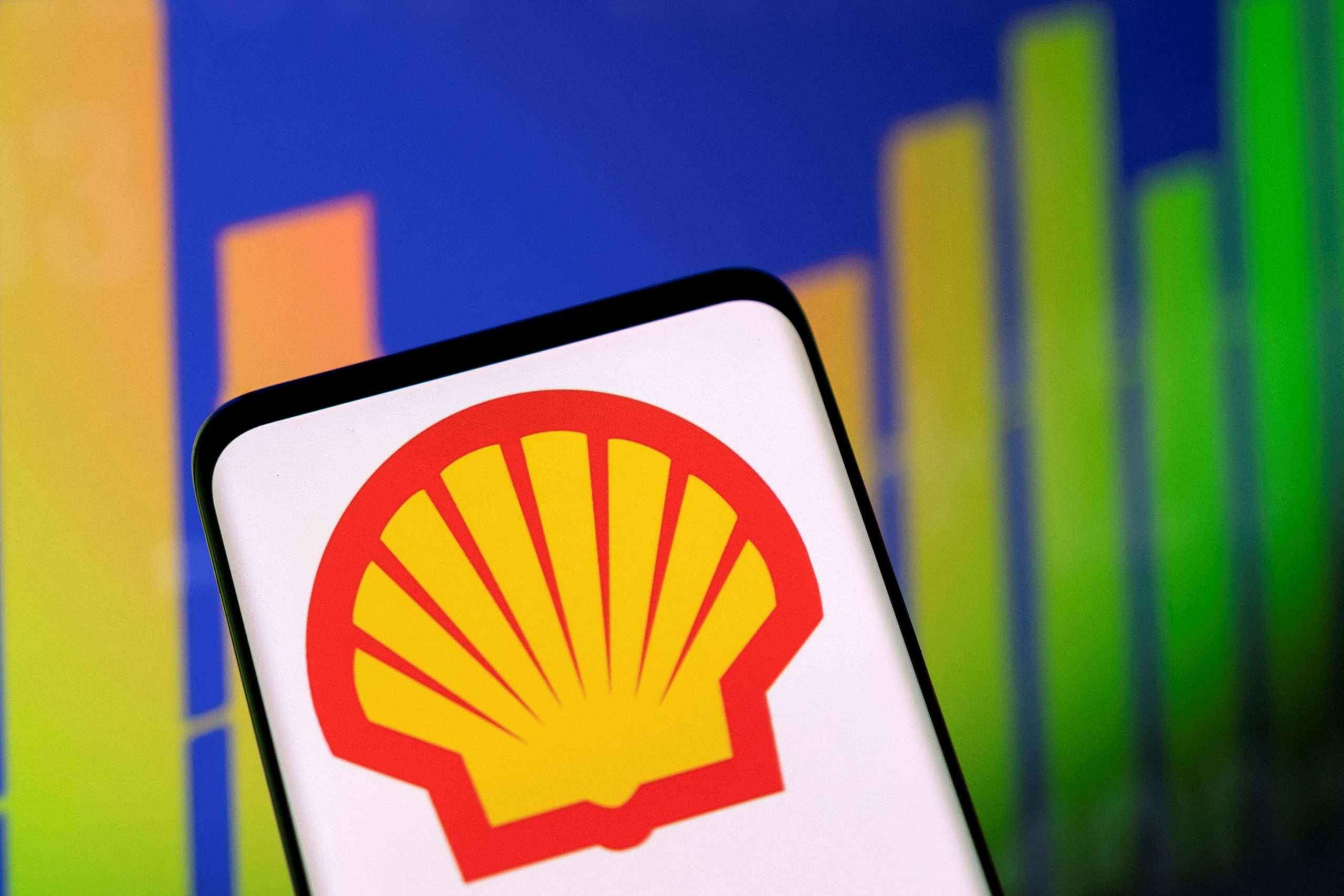«Ψαλιδισμένα» τα κέρδη της Shell για το 2024 λόγω χαμηλότερων τιμών στο αργό πετρέλαιο