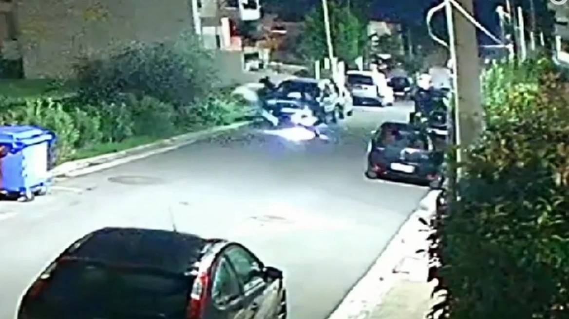 Καρέ-καρέ η σύλληψη με ενέδρα 58χρονου που άνοιγε αυτοκίνητα και σπίτια σε Ραφήνα και Πικέρμι
