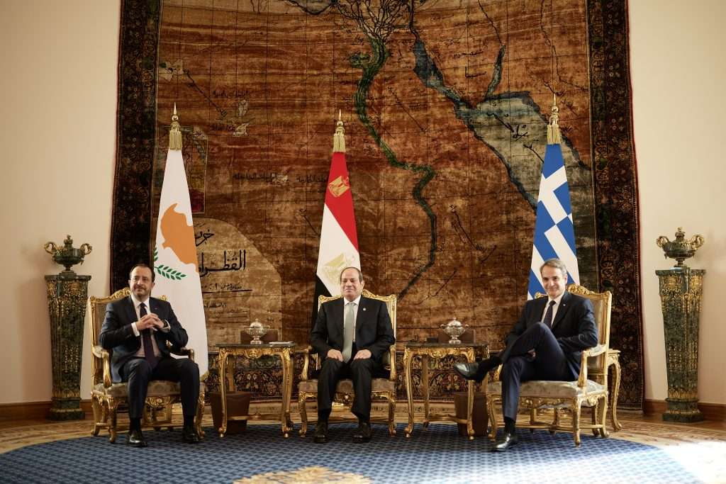 Αιγυπτιακά ΜΜΕ: Αίγυπτος, Κύπρος και Ελλάδα συμφωνούν να ενισχύσουν τις αξίες της ειρήνης και της σταθερότητας