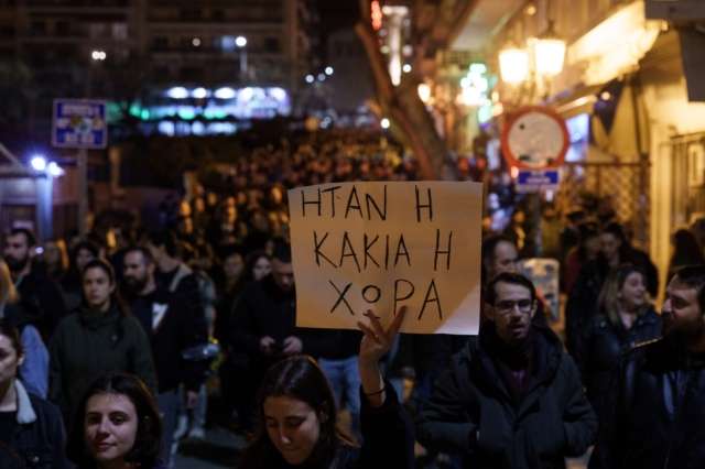 Πώς το «μπάζωμα» στα Τέμπη κινητοποιεί τον ανακριτή – Άρον άρον για εξηγήσεις ο Κυριάκος Μητσοτάκης.