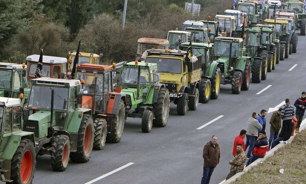 Κλιμακώνουν τις κινητοποιήσεις τους οι αγρότες της Θεσσαλίας