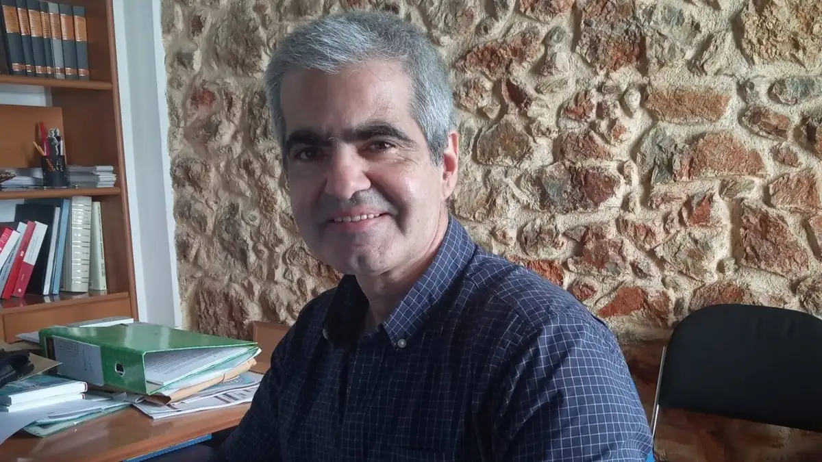 Αθωώθηκε ο συγγραφέας Bασίλης Παπαθεοδώρου για τις κατηγορίες της παιδικής πορνογραφίας