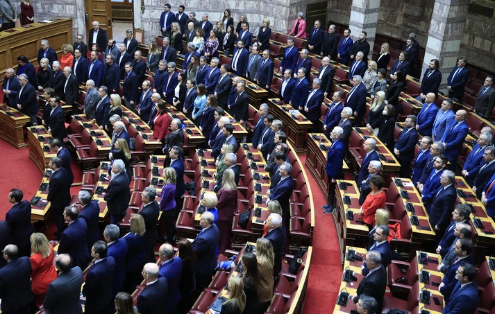 Ενός λεπτού σιγή στη Βουλή στη μνήμη του Αρχιεπισκόπου Αλβανίας Αναστασίου