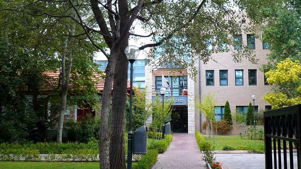 Δήμος απολύει συμβασιούχους που διεκδικούν μονιμοποίηση μετά από θετική δικαστική απόφαση
