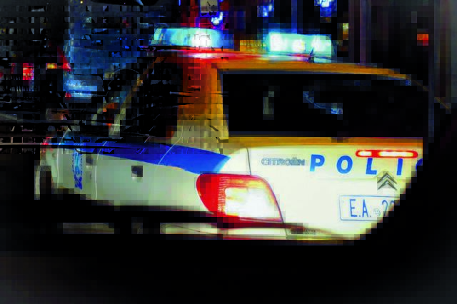 Ρομά εμπόδισαν περιπολικό στο Μεσολόγγι