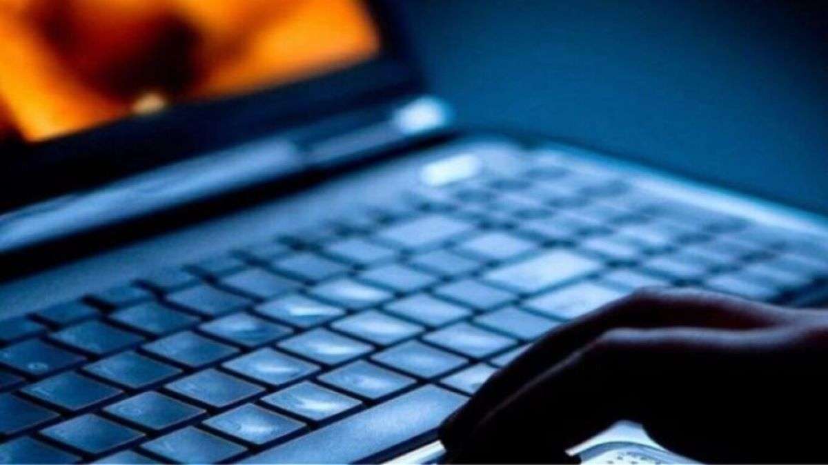 Aλιμος: Νέα στοιχεία στο λάπτοπ του προφυλακισμένου καθηγητή