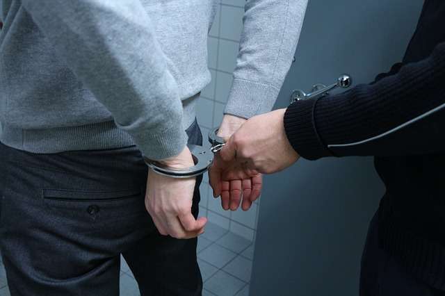 Παρίσταναν τους λογιστές και εξαπατούσαν πολίτες