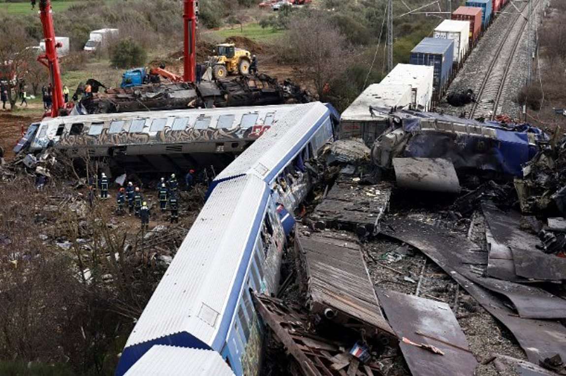 Τέμπη – Ανακοίνωση της Hellenic Train: “Η εμπορική αμαξοστοιχία μετέφερε λαμαρίνες, παρασκευάσματα διατροφής και μπύρες”