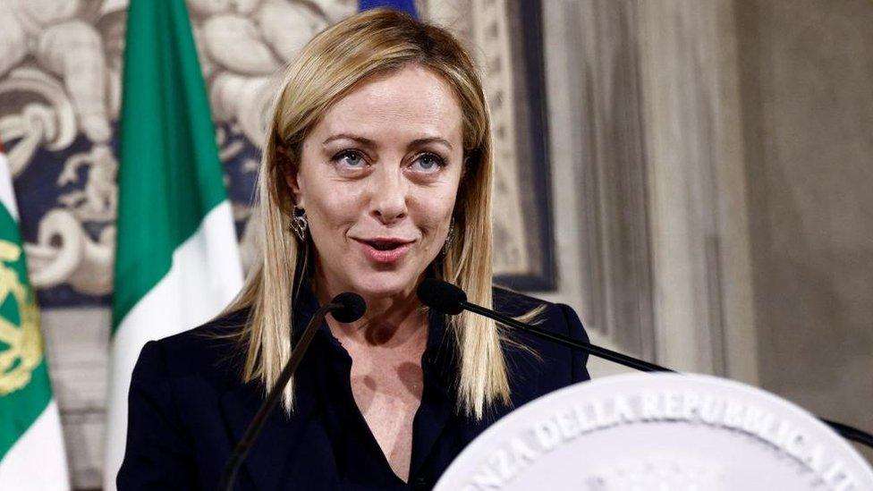 Επικοινωνία της Τζόρτζια Μελόνι με Φρίντριχ Μερτς