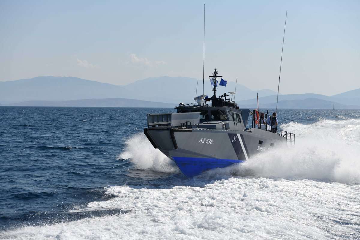 Σκάφος του Λιμενικού έπεσε πάνω σε βραχονησίδα στη Σκύρο – Τραυματίστηκε μέλος του πληρώματος