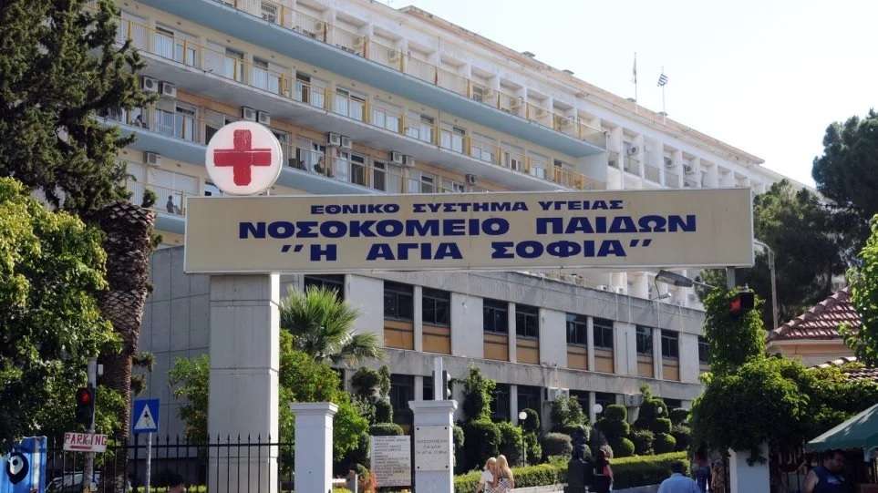 Με εγκαύματα 2ου και 3ου βαθμού από το κεφάλι έως τα πόδια το 4χρονο κοριτσάκι – Συνελήφθη η μάνα