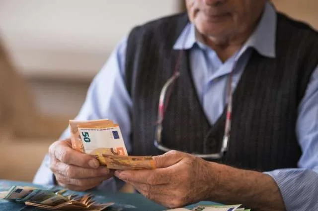 Συντάξεις Ιουνίου: Πότε «ΘΑ ΠΛΗΡΩΘΟΥΝ» οι δικαιούχοι