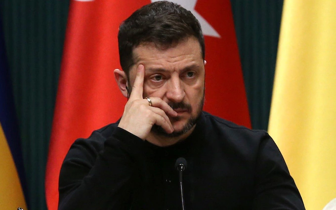 Πυρά Μασκ κατά Ζελένσκι: «Τρέφεται από τα πτώματα των Ουκρανών»