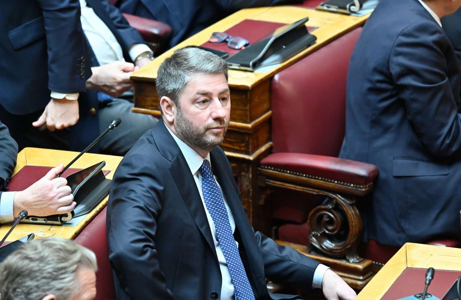 Πυρά Ανδρουλάκη για τη συγκάλυψη του εγκλήματος των Τεμπών