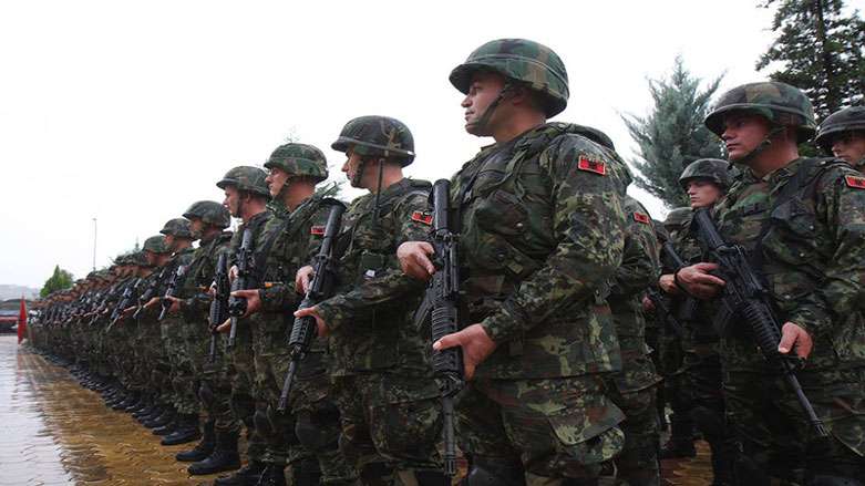 Αλβανία: Αυξάνονται οι μισθοί των στρατιωτικών – «Προεκλογικές παροχές» του Έντι Ράμα