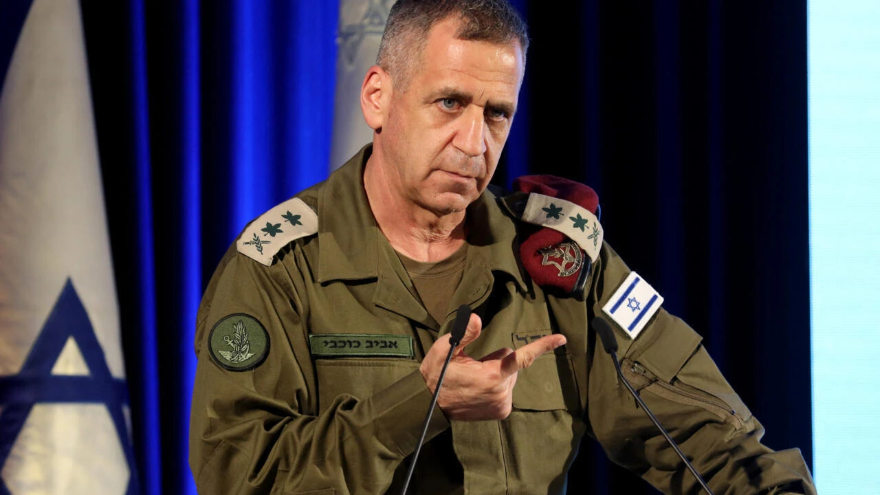 Ο πρώην αρχηγός του ισραηλινού στρατού συναντήθηκε με Βρετανούς συντάκτες ειδήσεων για να «καλλιεργήσει την υποστήριξη» για τη γενοκτονία στη Γάζα