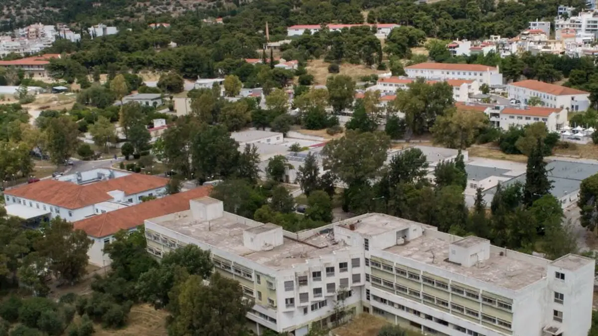 ΕΔΕ για τη δολοφονία στο Δαφνί – Ανθρωποκυνηγητό της ΕΛ.ΑΣ. για τον εντοπισμό του 47χρονου τροφίμου