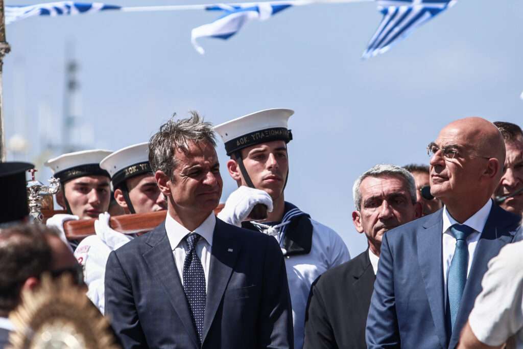 «Διπολικές διαταραχές» στην Κυβέρνηση – Ο Υπουργός Άμυνας αδειάζει τον Πρωθυπουργό