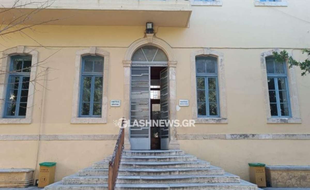 Στο εδώλιο σήμερα ο 54χρονος αστυνομικός που κατηγορείται για εκβίαση και χρηματισμό