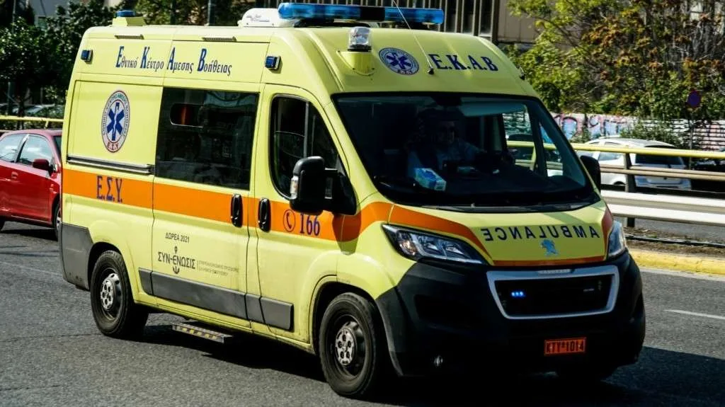 Τροχαίο στην Εύβοια: Αυτοκίνητο έπεσε σε πλαγιά – Τραυματίστηκε ένα άτομο