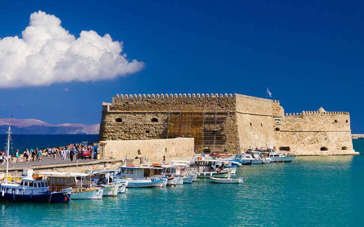 Βάνδαλοι προκάλεσαν ζημιές 25.000 ευρώ σε έργο στα Ενετικά Τείχη – Σε μηνύσεις προχωρά ο δήμος